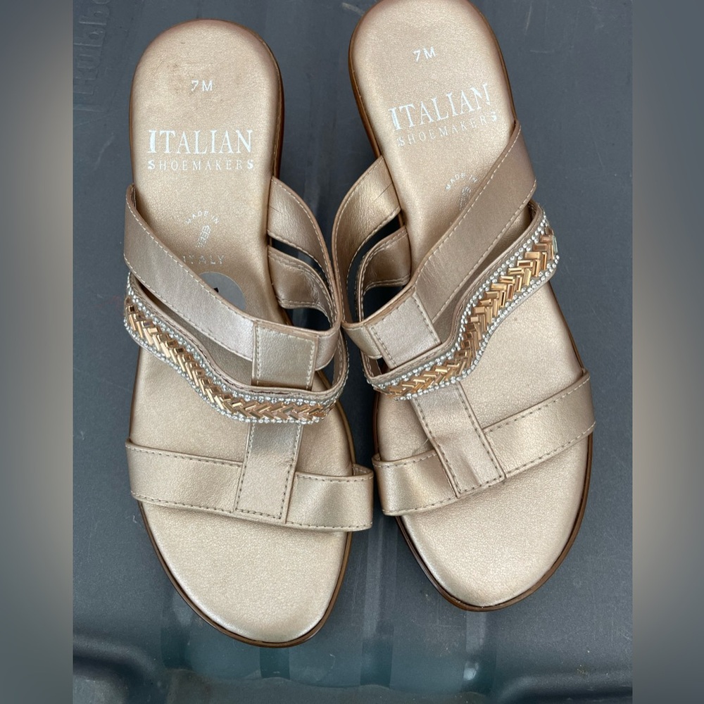 Italian Shoemaker Women’s Sized 7M Gold Platform Sandals